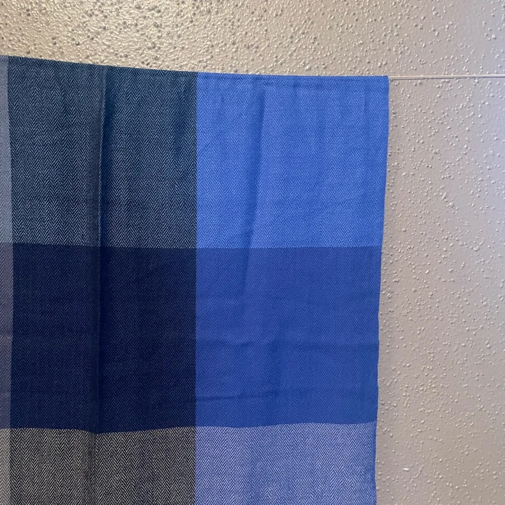 Banana Republic Elegant Blue & Gray Wool Scarf